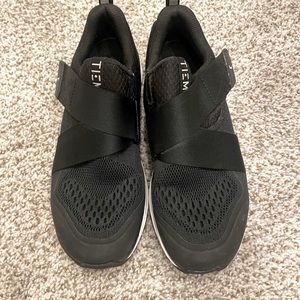 Women’s Tiem Slip Stream Black Shoes Size 6.5